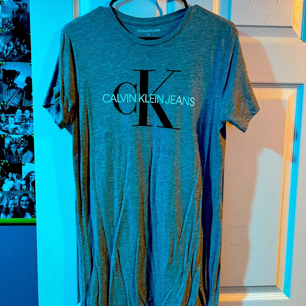 Downsizing my closet! Check out my page for more!!